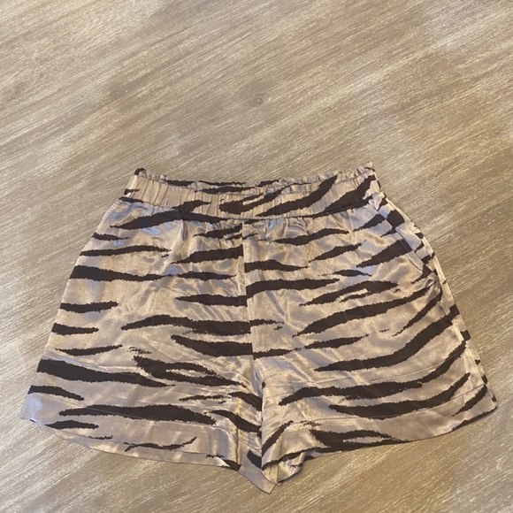 Silk shorts, tiger stripe, Medium - Picture 4 of 5